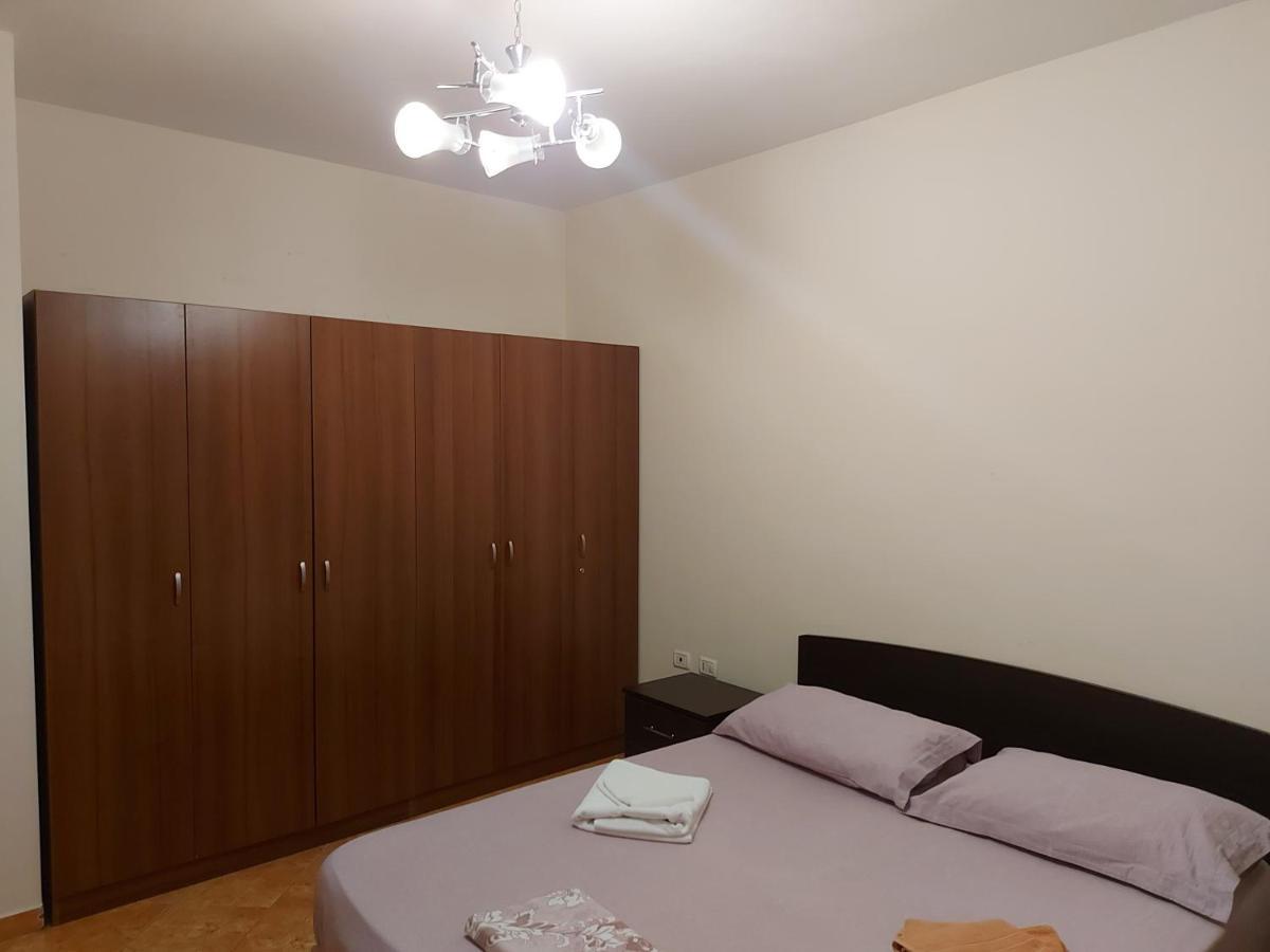Mano' S Place Apartment Tirana Exterior photo