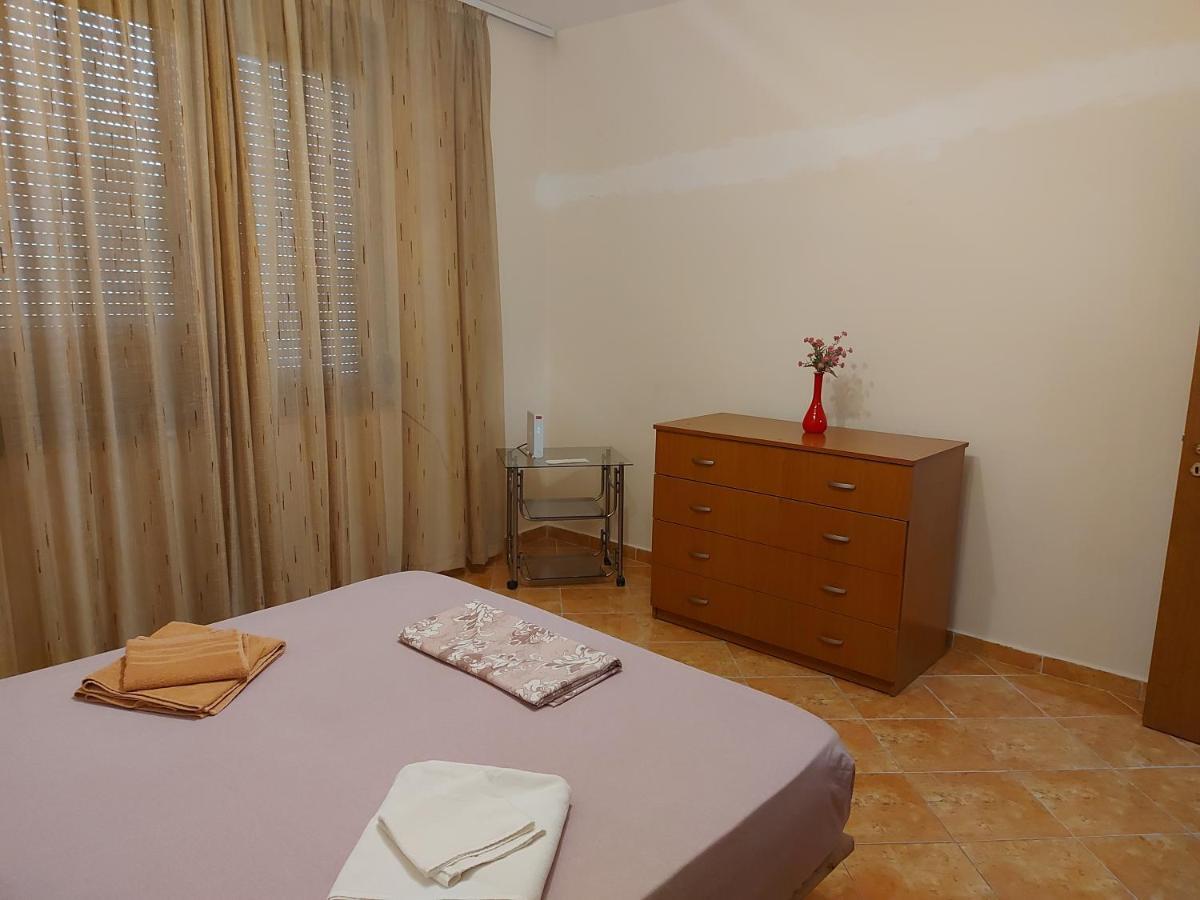 Mano' S Place Apartment Tirana Exterior photo