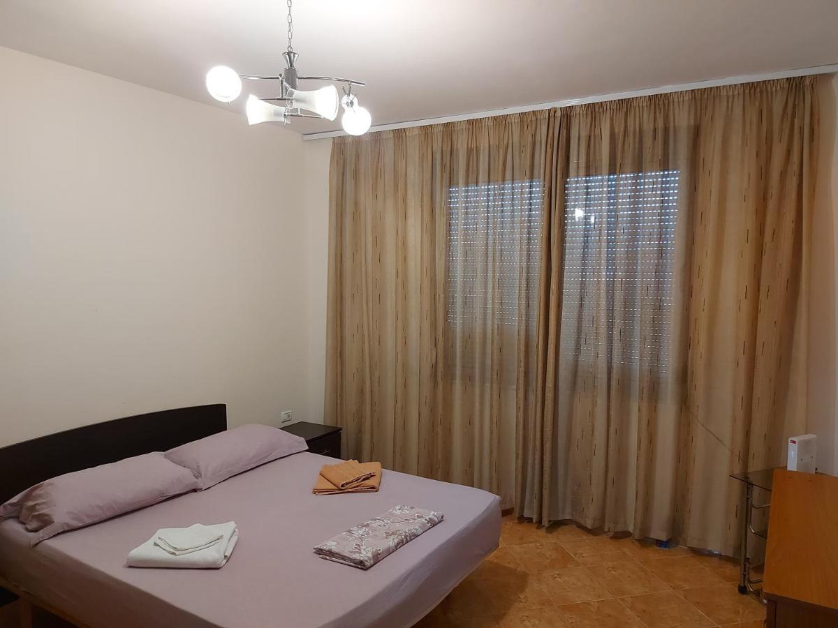 Mano' S Place Apartment Tirana Exterior photo