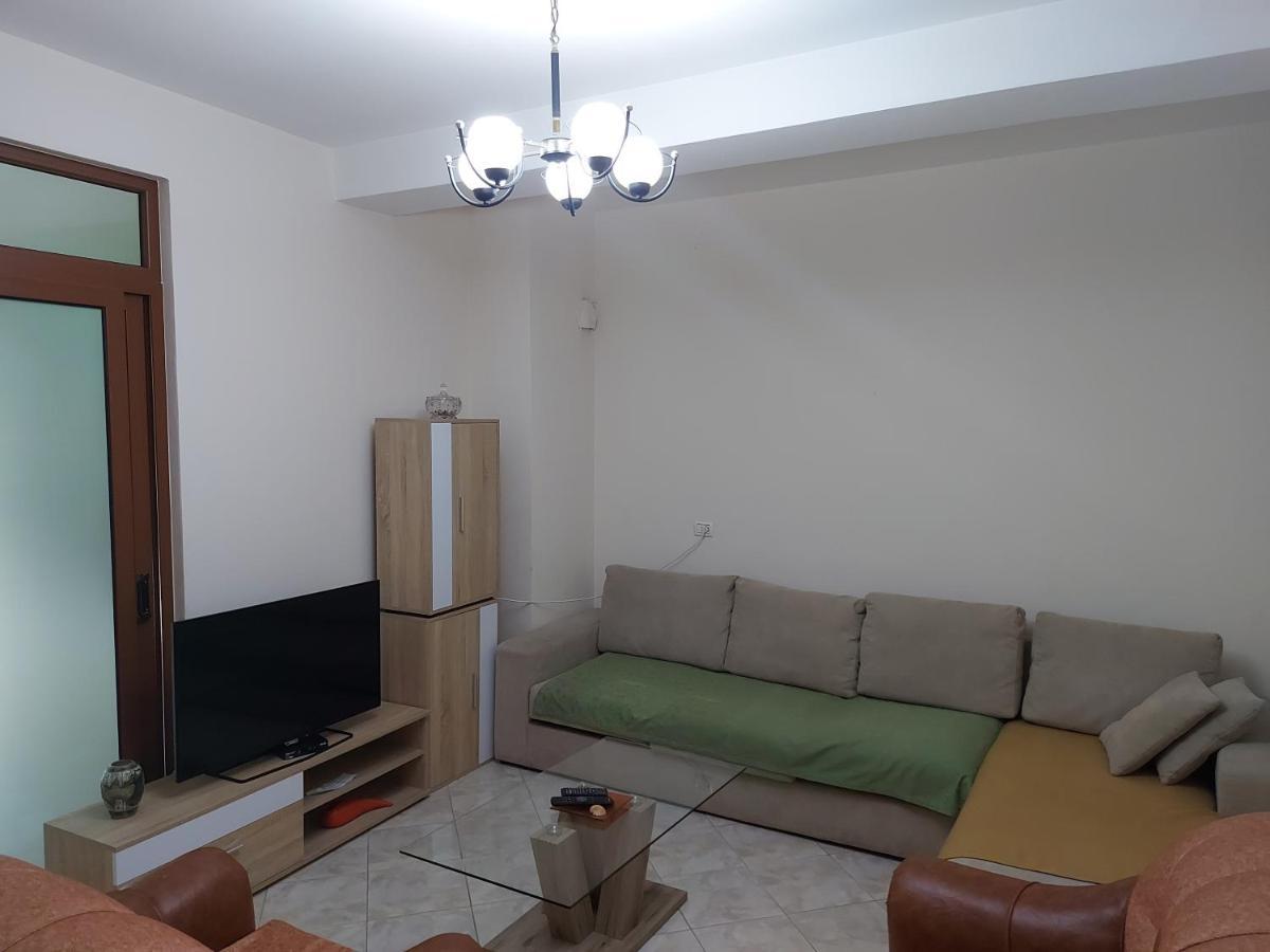 Mano' S Place Apartment Tirana Exterior photo